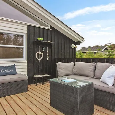 Amelia - 350m From The Sea By Interhome Lokken